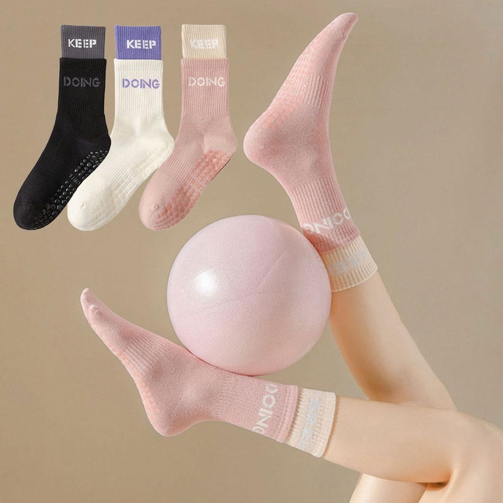 女性用ノンスリップピラティスヨガソックス、ミッドカーフシリコ - Pilates Yoga And Barre のレビューと価格
